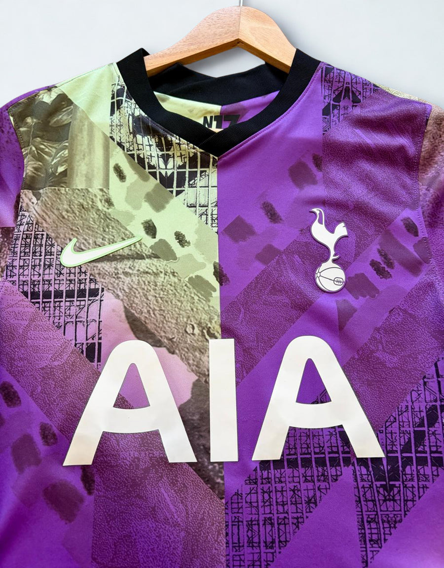 Tottenham III 2021/22 — Tam. P (Usada)